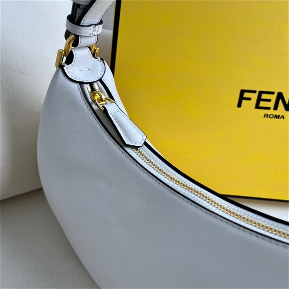 Fendi Quilted Leather Women's Bag - Picture 4 of 8